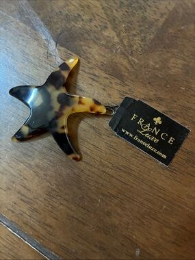 Flirty Feminine Classic France Luxe Tortoiseshell Starfish Hair Accessory - ⭐️